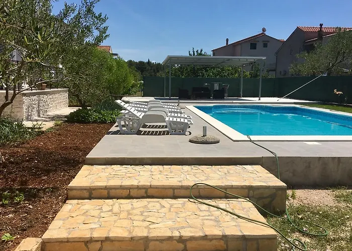 Krkahaus Гостевой дом Лозовац