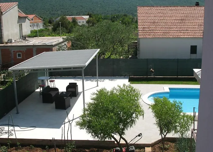 Krkahaus Гостевой дом Лозовац