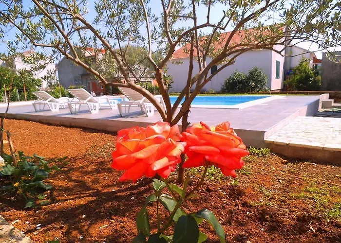 Krkahaus Гостевой дом Лозовац